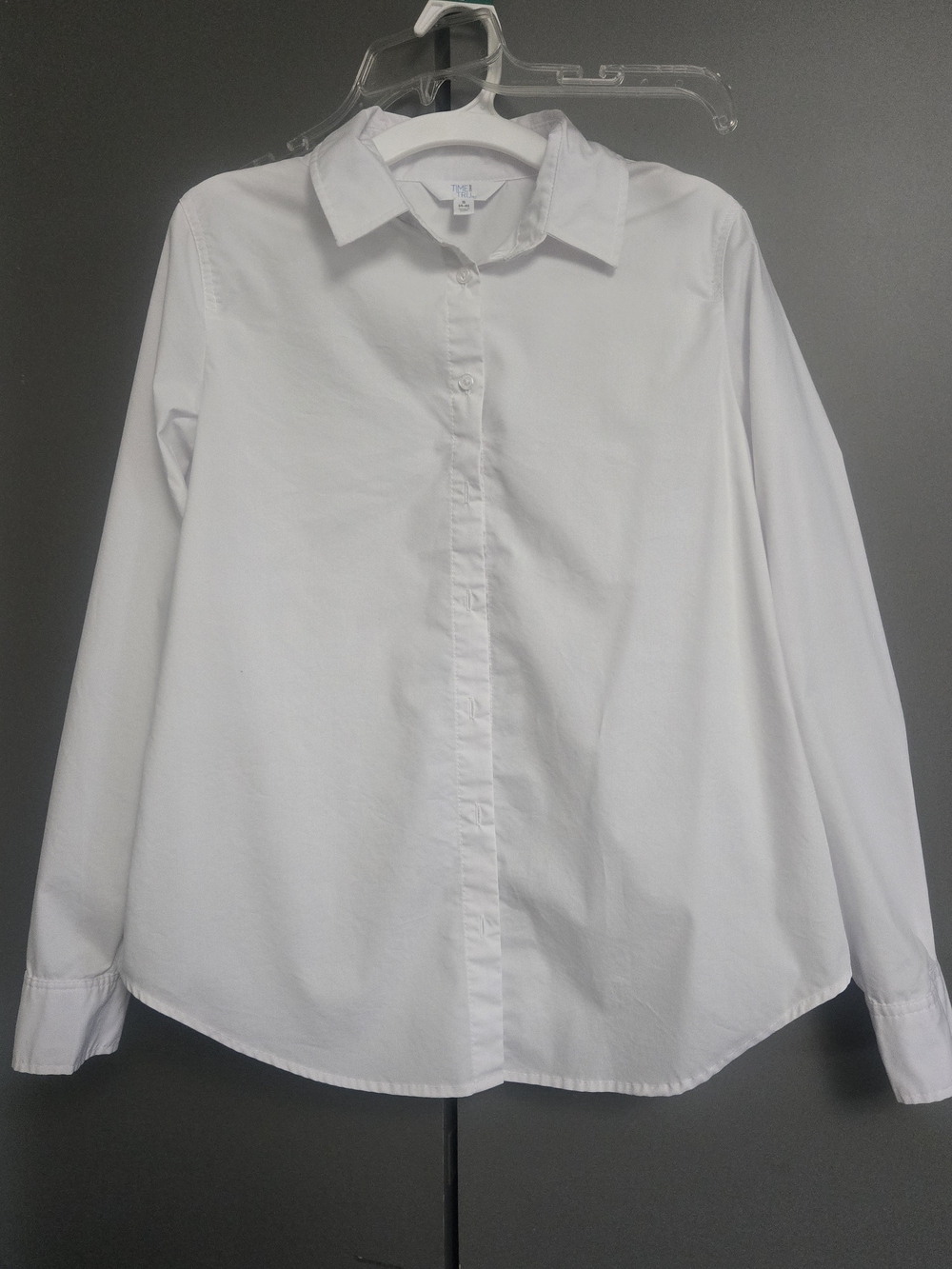 Time and Tru White Long-Sleeve Button-Down Shirt